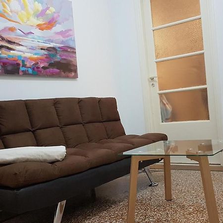 Olive Apartment- Athens Center, 4 Bd, 1.5 Bath Εξωτερικό φωτογραφία